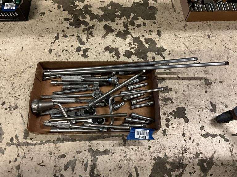 Lot to include ratchets, speed ratchet, extensions and more.