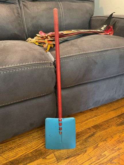 Vintage litho tin toy shovel