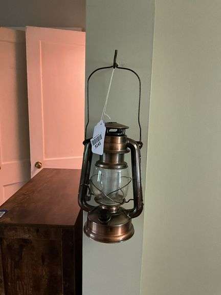 Battery power barn lantern