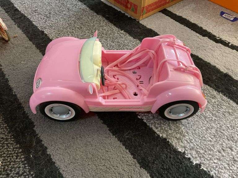 Doll accessories including: Barbie Rapunzel carriage, Barbie Beach Glam car