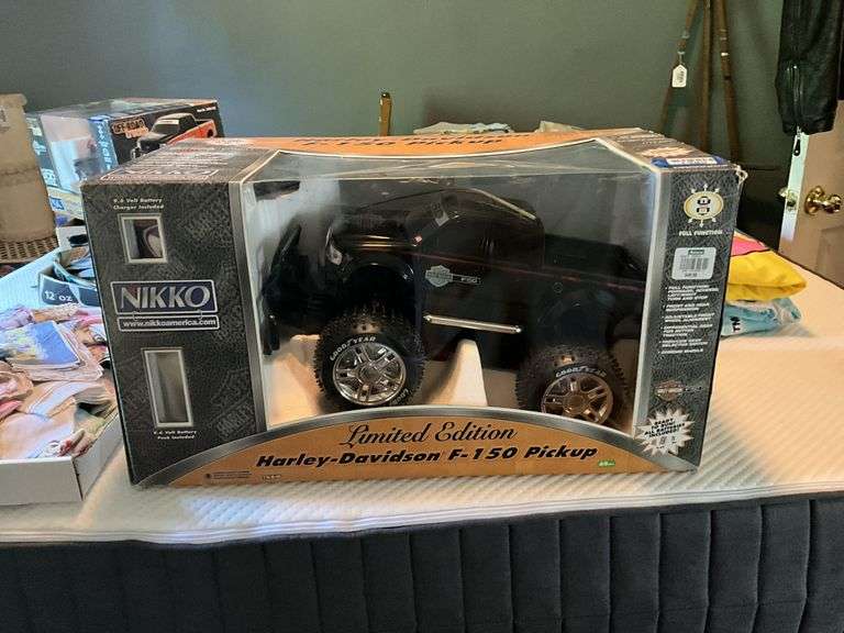 Battery op Ford F-150 Harley Davidson truck, in box