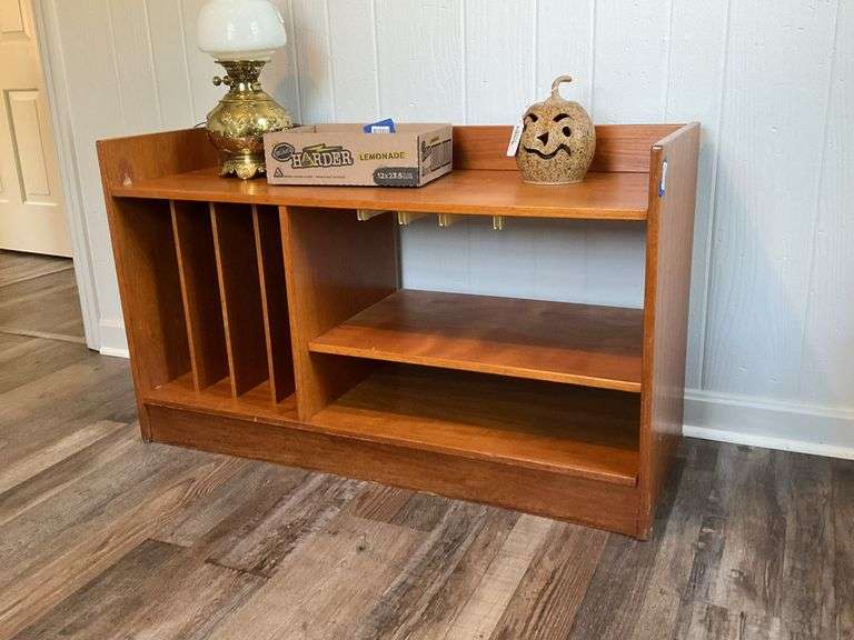 Wooden entertainment stand/shelf unit - no contents 25 IN X 42 IN X 17 IN