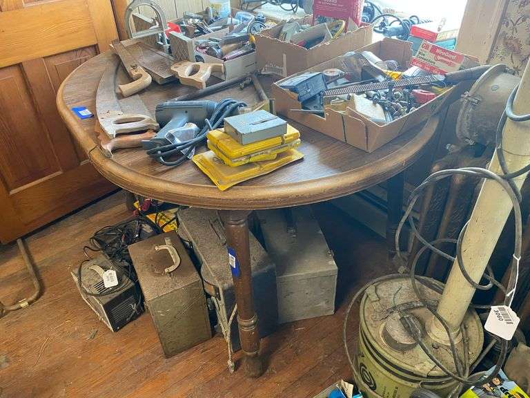 Oval extension dining table w/ one leaf - no contents 54x42x30