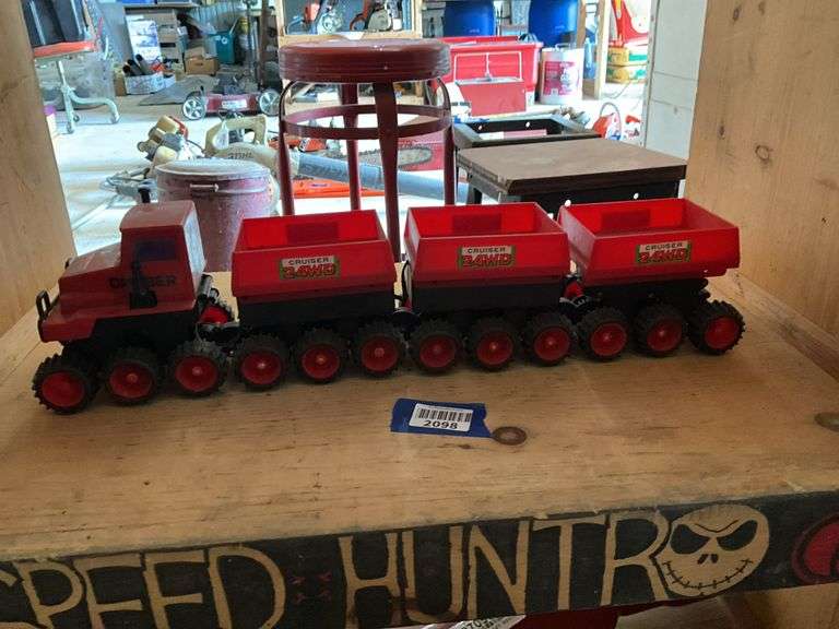 Cruiser 24WD toy truck