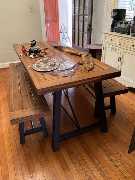Farmhouse table and two matching benches 70x33x30
