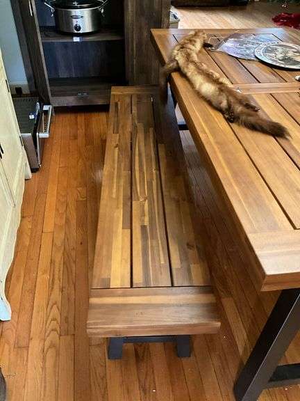 Farmhouse table and two matching benches 70x33x30