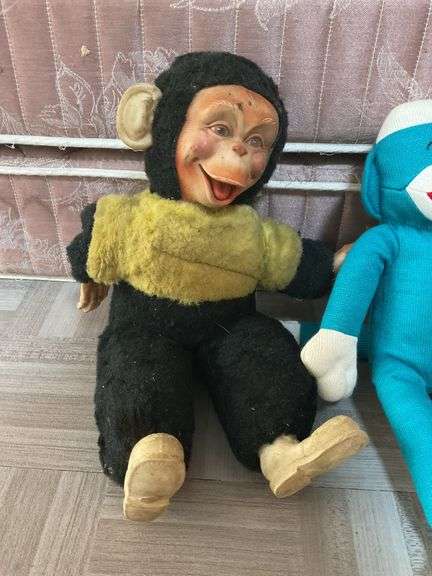 Chalkware Porky Pig figure, vintage Mr. Bim and other monkey dolls, Wrinkles dog puppet in box