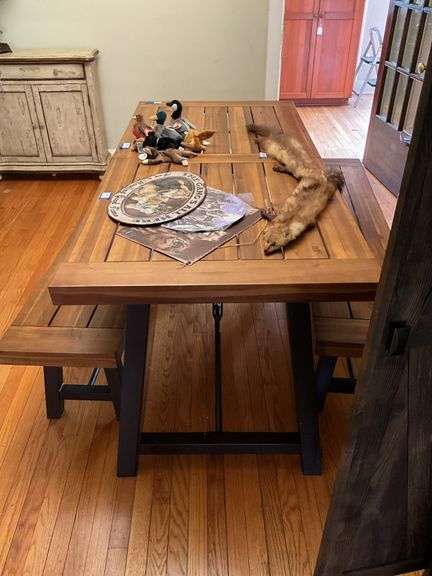 Farmhouse table and two matching benches 70x33x30