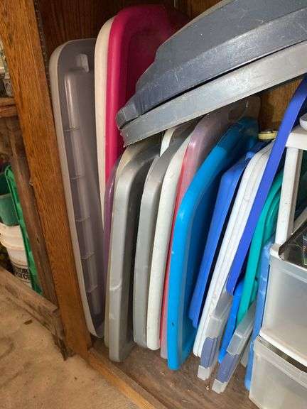 Plastic storage drawers and lids