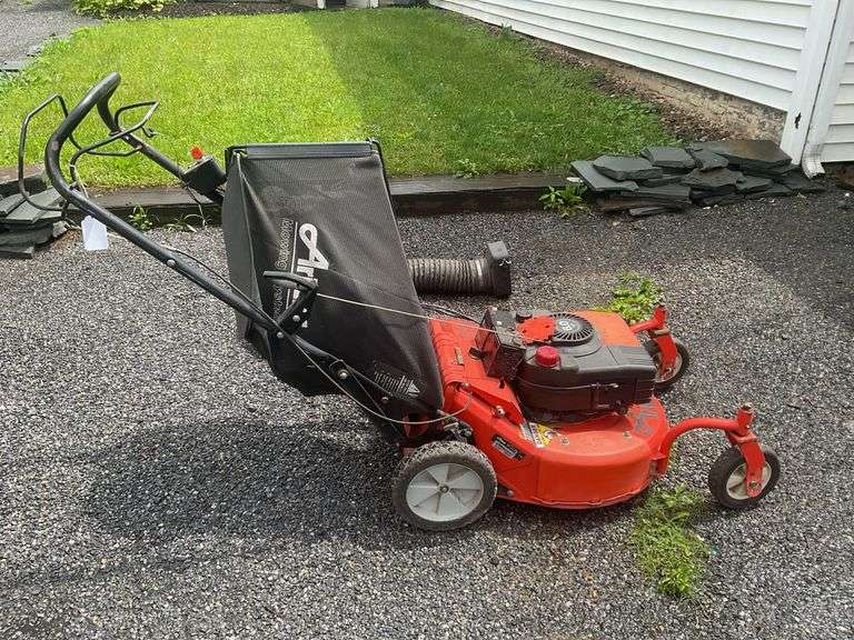 Ariens self-propelled mulch/mow/bag/vac lawn mower