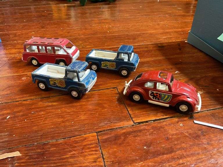 Vintage Tootsie toy vehicles and tank