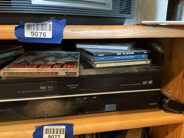 Toshiba DVD/VHS player, CDs