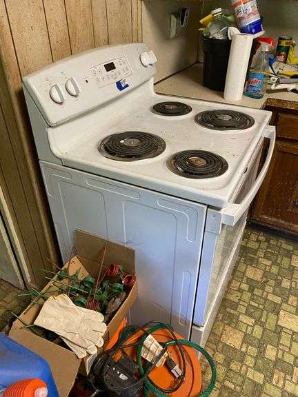 GE electric range model: JB256DM3WW