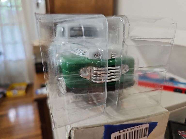 1949 Ford wrecker Cities Service truck model