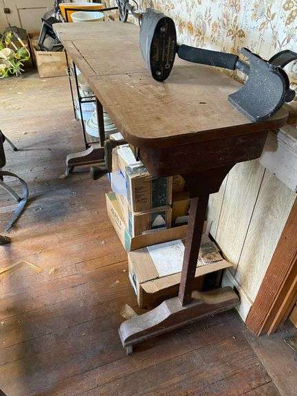 Work table - no contents 48x15x32