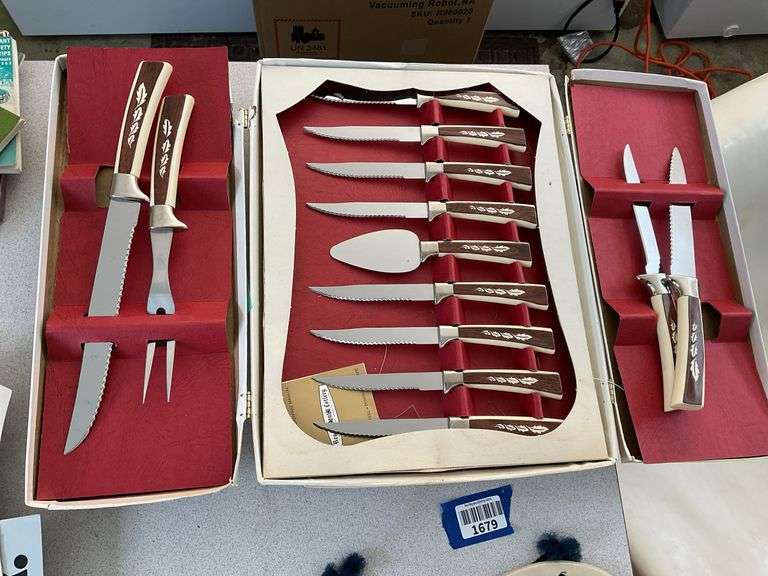 Vintage Regent Sheffield carving and cutlery set in original box
