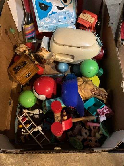 Toys including: Fisher Price xylophone and pull toy dog