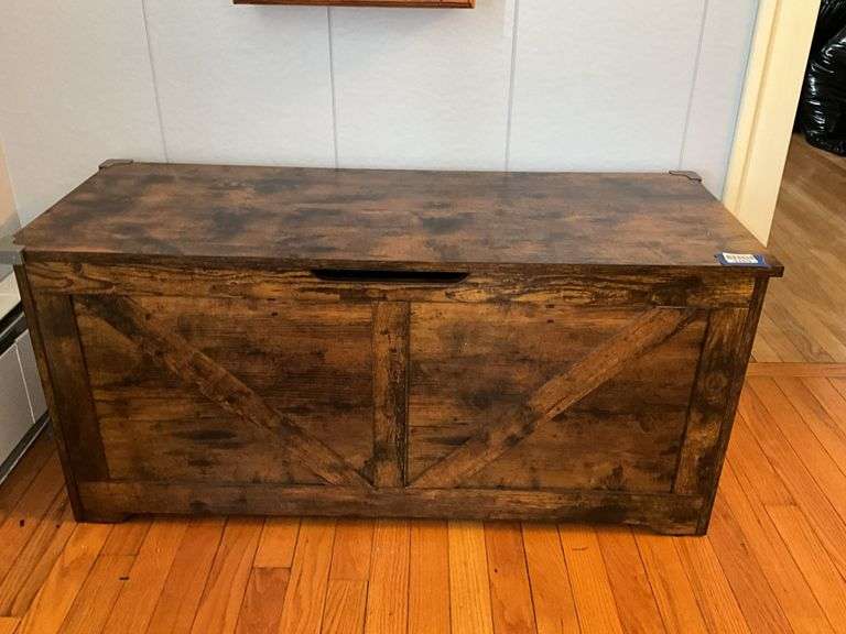 Wooden storage chest 39.5x16x18