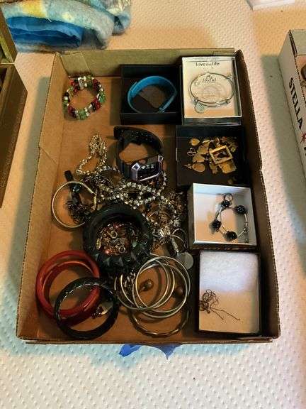 Costume jewelry: bangle and other bracelets, charms, misc