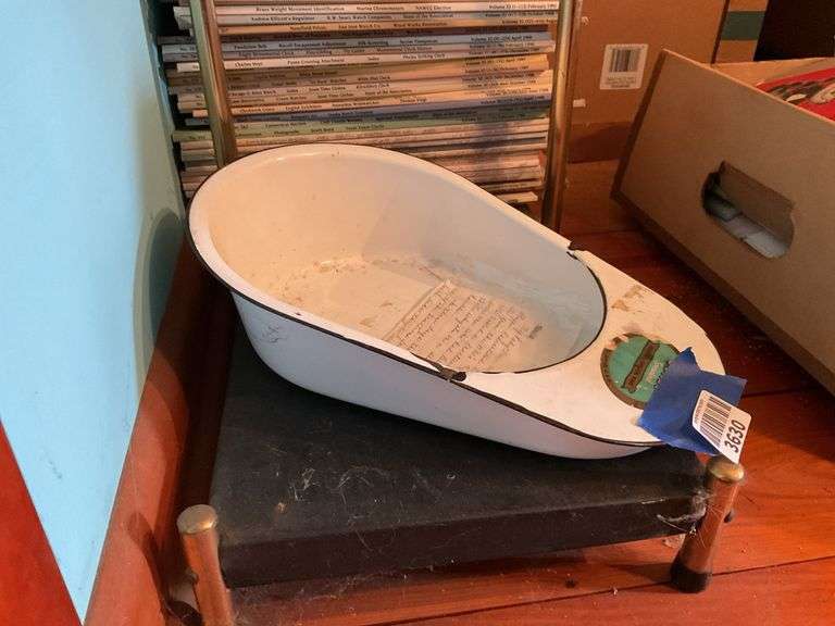 Vintage white enamel child's fracture bed pan w/ original paper label