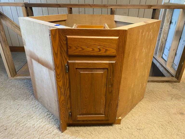 Corner base cabinet 50x31x34.75