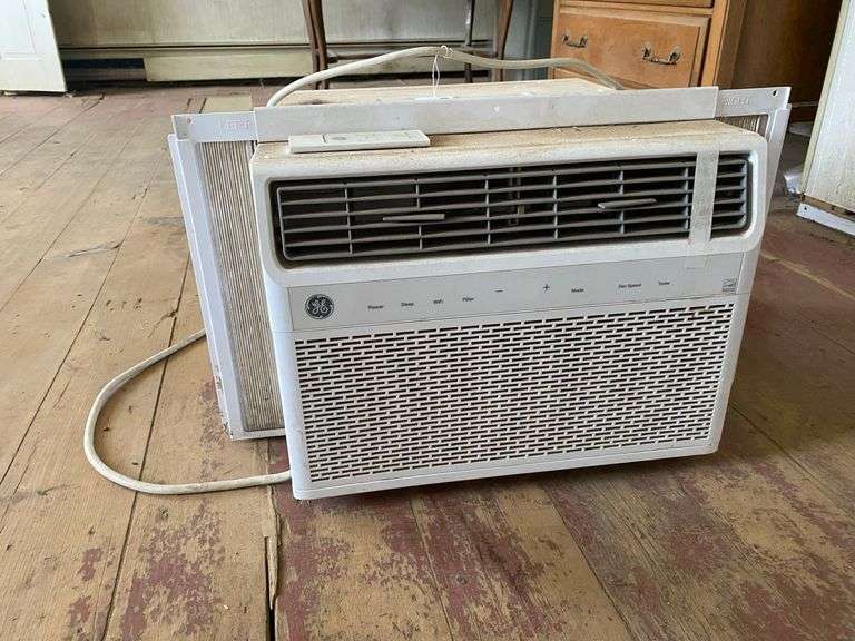 GE 12200BTU window AC unit w/ remote