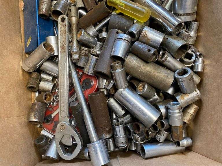 Sockets lot