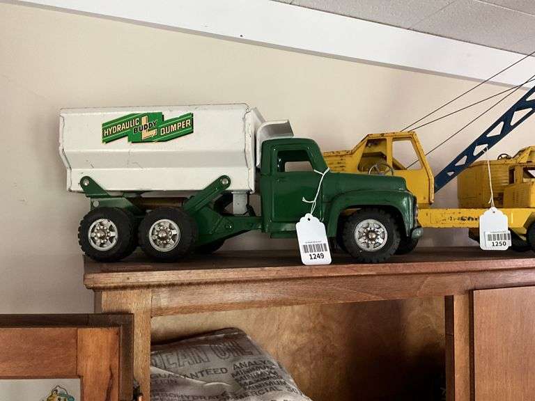 Buddy L hydraulic dumper toy truck