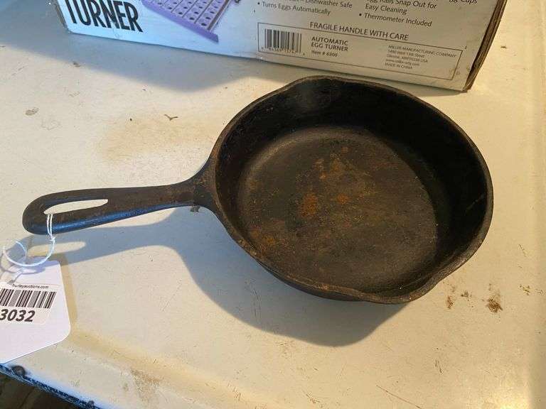 Griswold 7" cast iron skillet