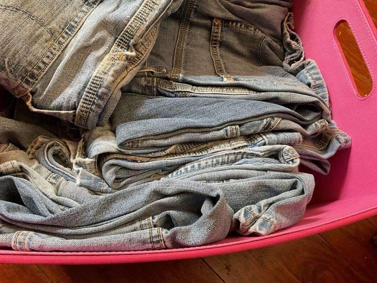Jeans lot including Levi's