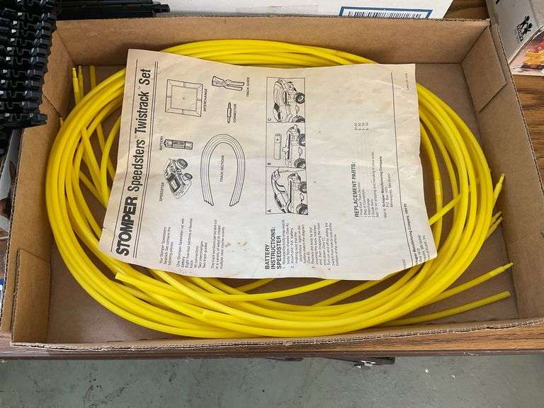 Assorted slot car accessories
