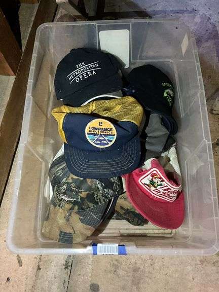 Baseball caps lot in tote
