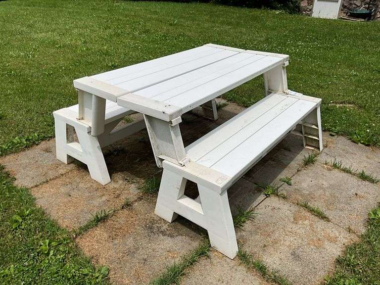 Folding picnic table w/ benches 56x58.5