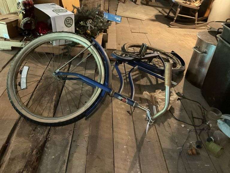 Huffy Regatta AllPro bicycle, *** PLEASE NOTE: This item has no stair access and must be picked up on July 15th between 11:00-1:30PM. Item will be removed from loft for pickup.