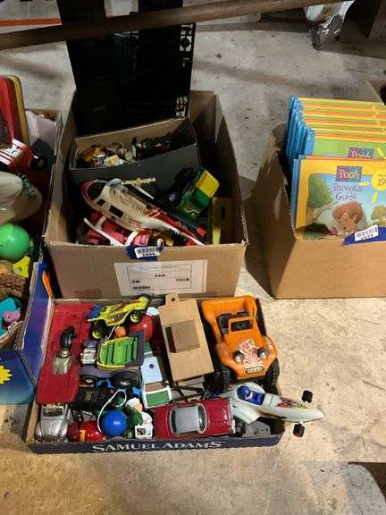Toy vehicle boxlots