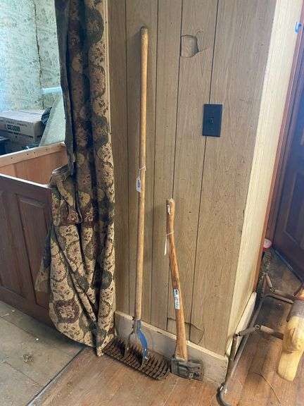 Dethatching rake, chopper axe