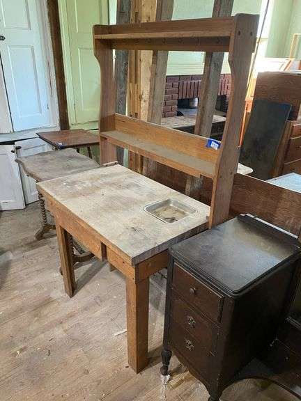 Work stand w/ drawer, two shelves on back section 37.5x22x64.5