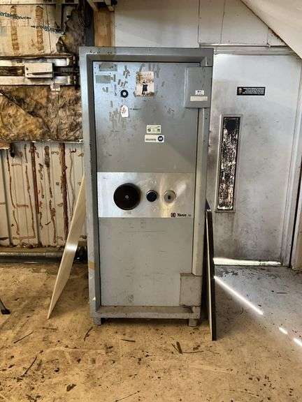 Tann X6 Safe, combination provided, extremely heavy, 74 X 31 X 36