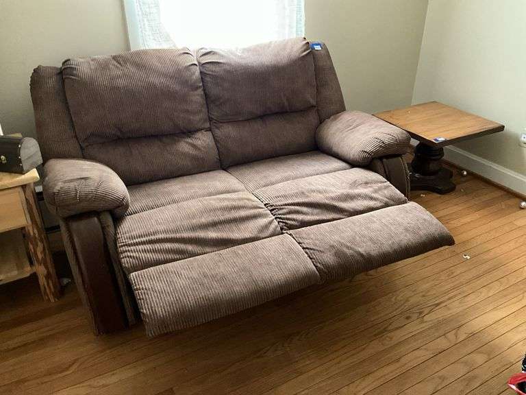 Recliner loveseat w/ exposed wood trim