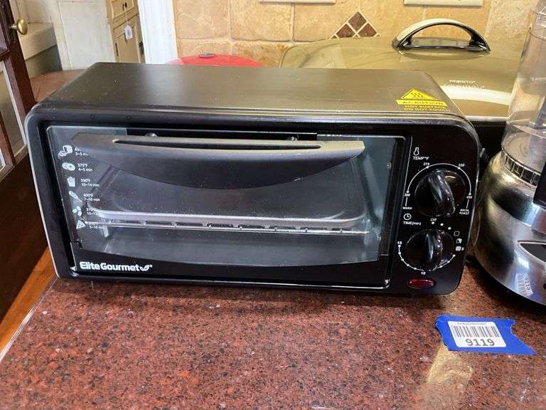 Elite Gourmet toaster oven, Cuisinart food processor, Dash grill, electric skillet, hot pot, paper towels