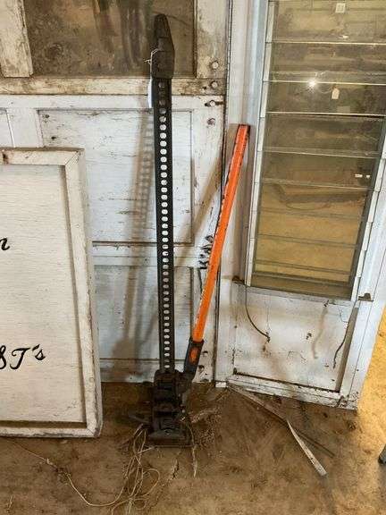 Farm jack, *** PLEASE NOTE: This item has no stair access and must be picked up on July 15th between 11:00-1:30PM. Item will be removed from loft for pickup.