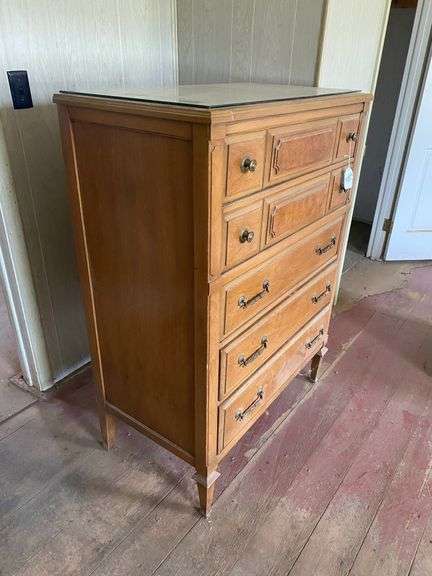 Mid-century traditional chest of drawers w/ protective glas top 36x20x49