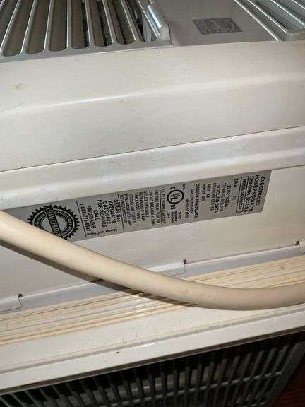 Frigidaire 10,000BTU window AC unit