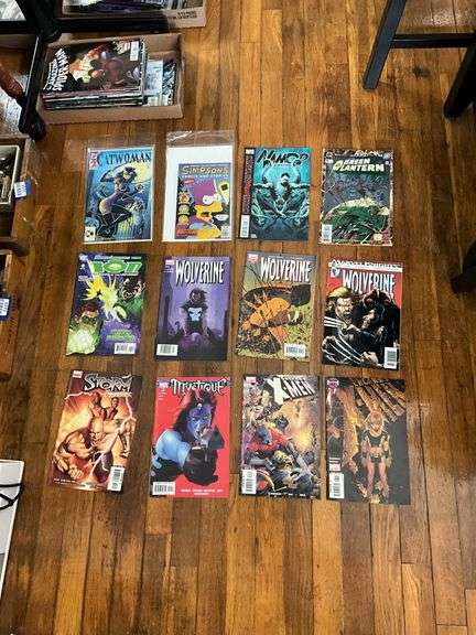 Comic book lot including: Catwoman, Wolverine, Spider-Man, Avengers