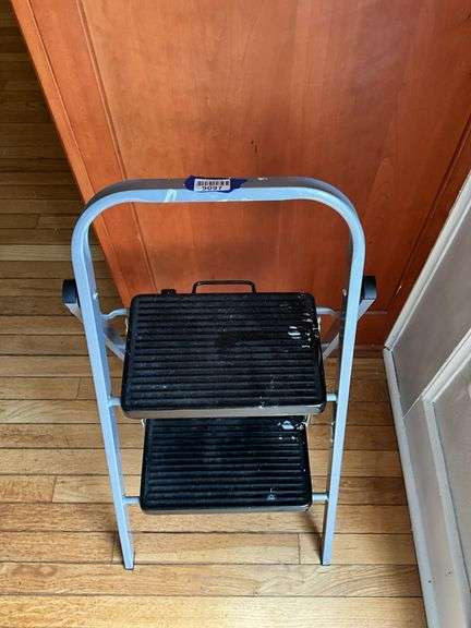 Folding step stool