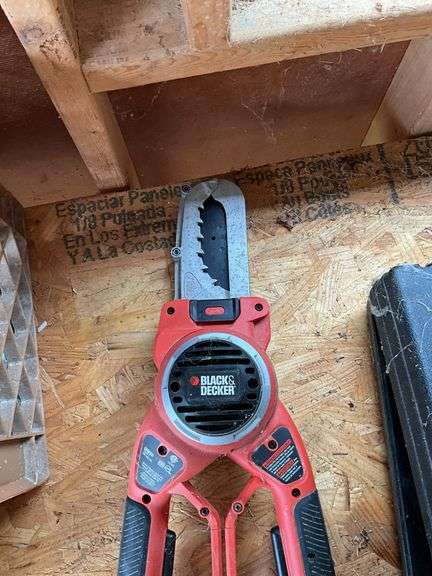 Black & Decker cordless lopper NLP1800