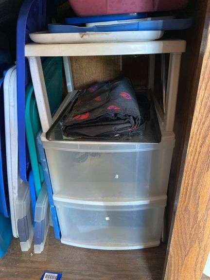 Plastic storage drawers and lids
