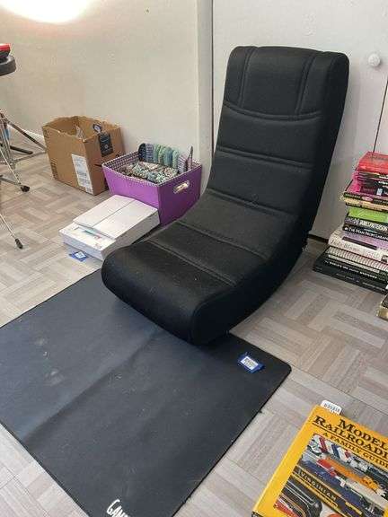 Floor gaming chair rocker and Gamenote pad