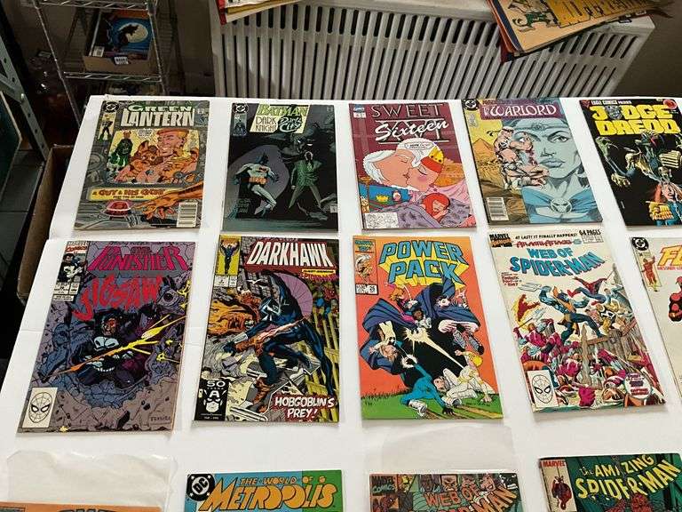 Comic books including: Green Lantern, Spider-Man, Flash