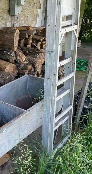 Aluminum step ladder
